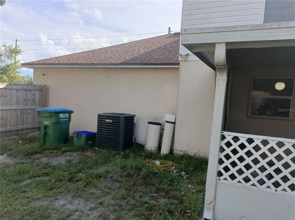 For Sale: $325,700 (4 beds, 2 baths, 2368 Square Feet)