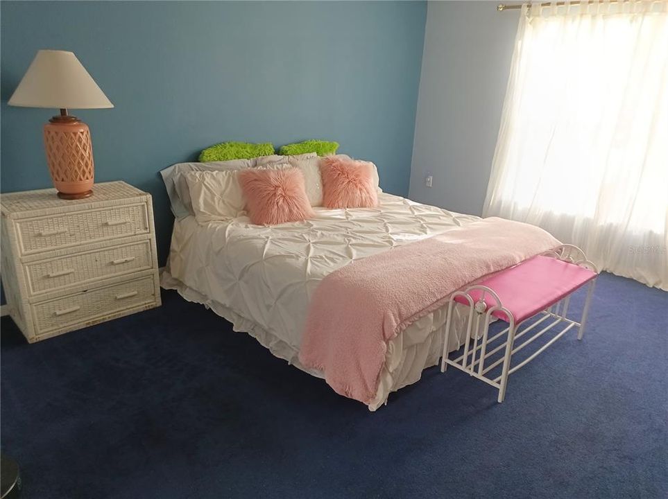 For Sale: $325,700 (4 beds, 2 baths, 2368 Square Feet)