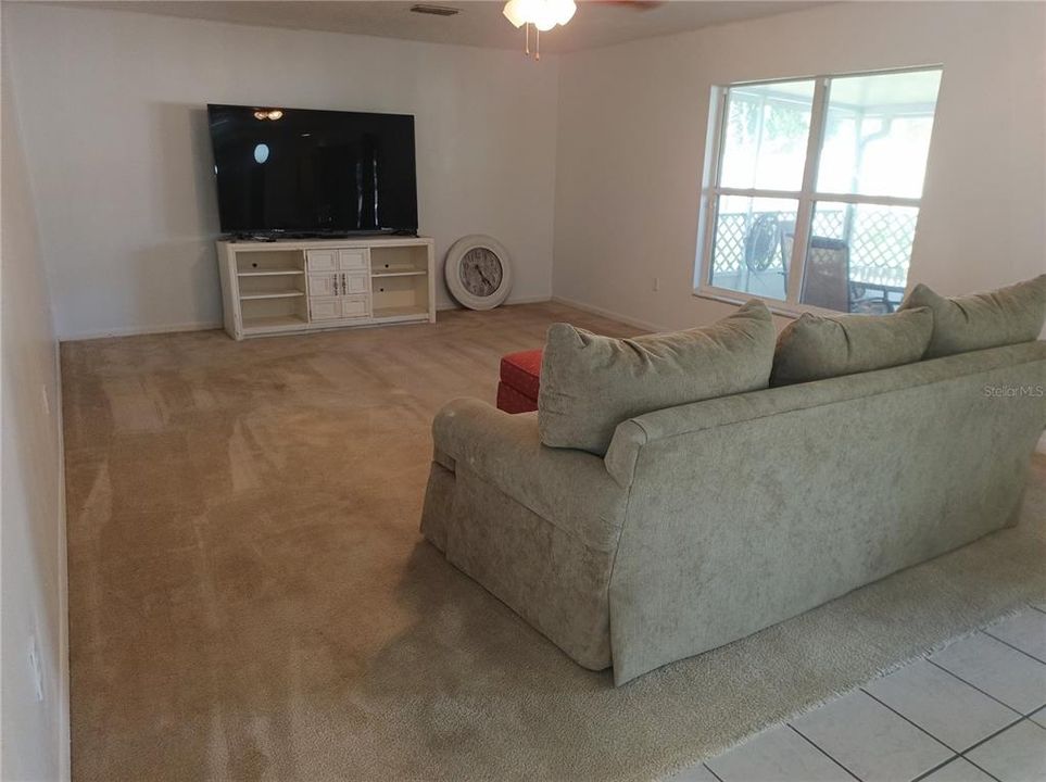 For Sale: $325,700 (4 beds, 2 baths, 2368 Square Feet)