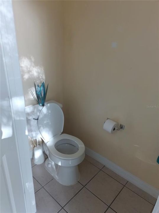 For Sale: $325,700 (4 beds, 2 baths, 2368 Square Feet)