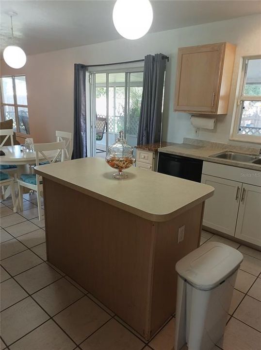 For Sale: $325,700 (4 beds, 2 baths, 2368 Square Feet)