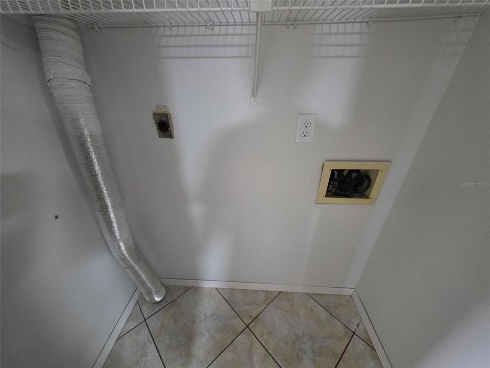 На продажу: $149,000 (2 спален, 2 ванн, 1068 Квадратных фут)