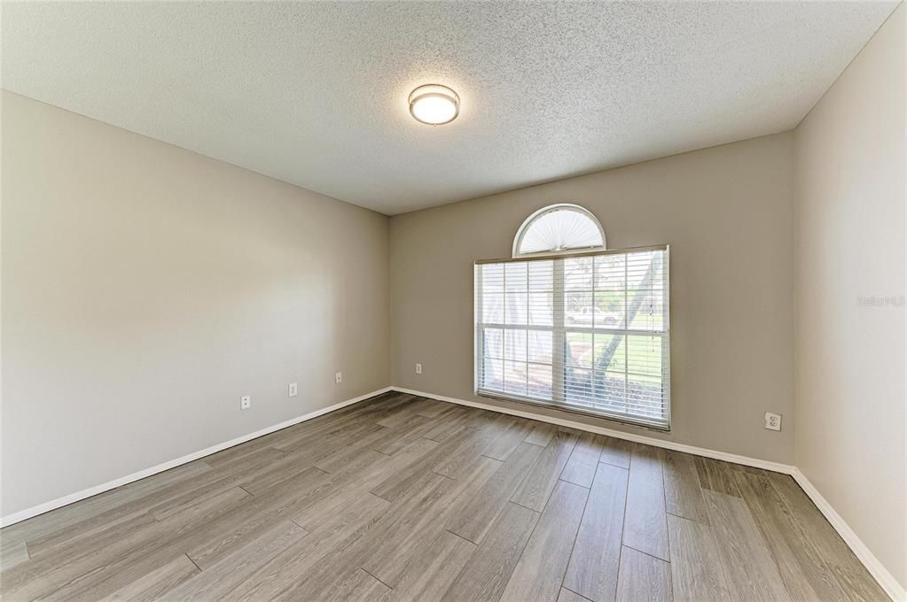 For Rent: $2,350 (4 beds, 2 baths, 1601 Square Feet)