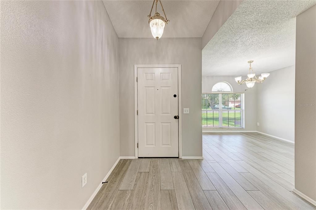 For Rent: $2,350 (4 beds, 2 baths, 1601 Square Feet)