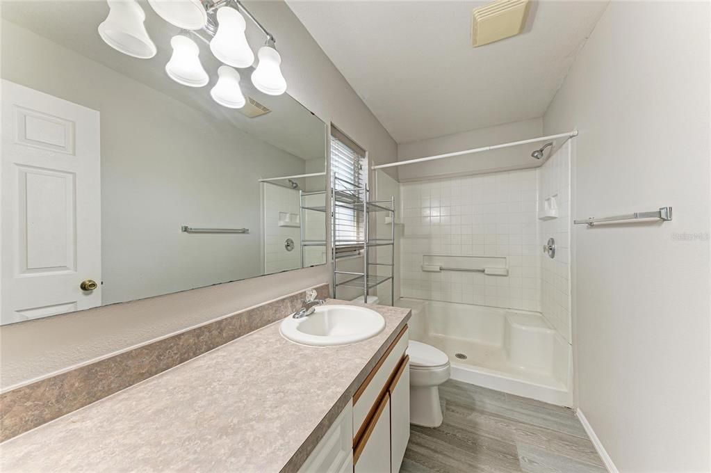 For Rent: $2,350 (4 beds, 2 baths, 1601 Square Feet)