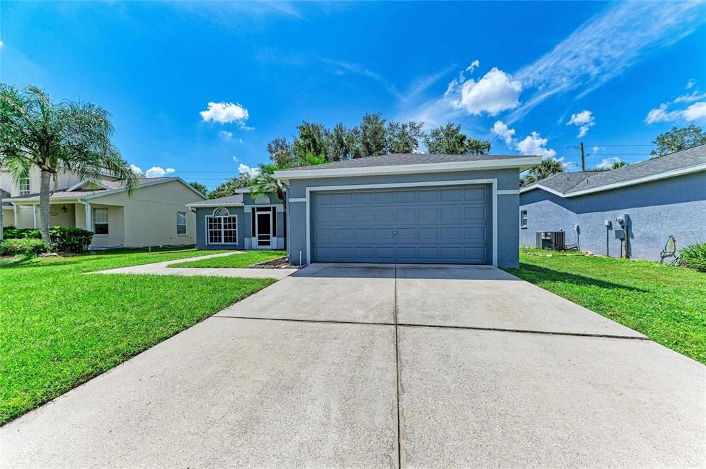 For Rent: $2,350 (4 beds, 2 baths, 1601 Square Feet)