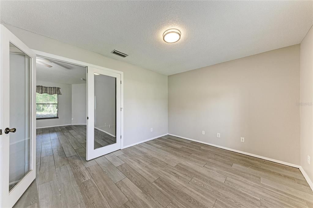 For Rent: $2,350 (4 beds, 2 baths, 1601 Square Feet)