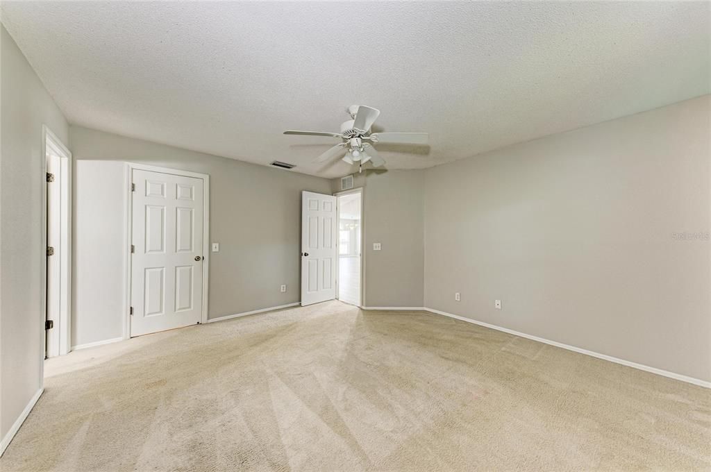 For Rent: $2,350 (4 beds, 2 baths, 1601 Square Feet)