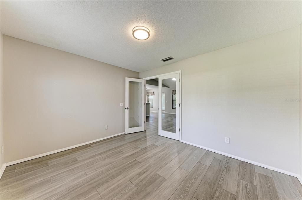 For Rent: $2,350 (4 beds, 2 baths, 1601 Square Feet)