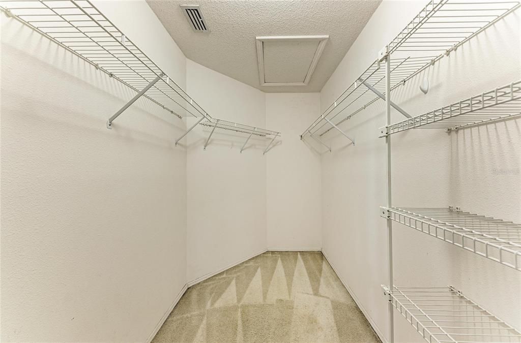 For Rent: $2,350 (4 beds, 2 baths, 1601 Square Feet)