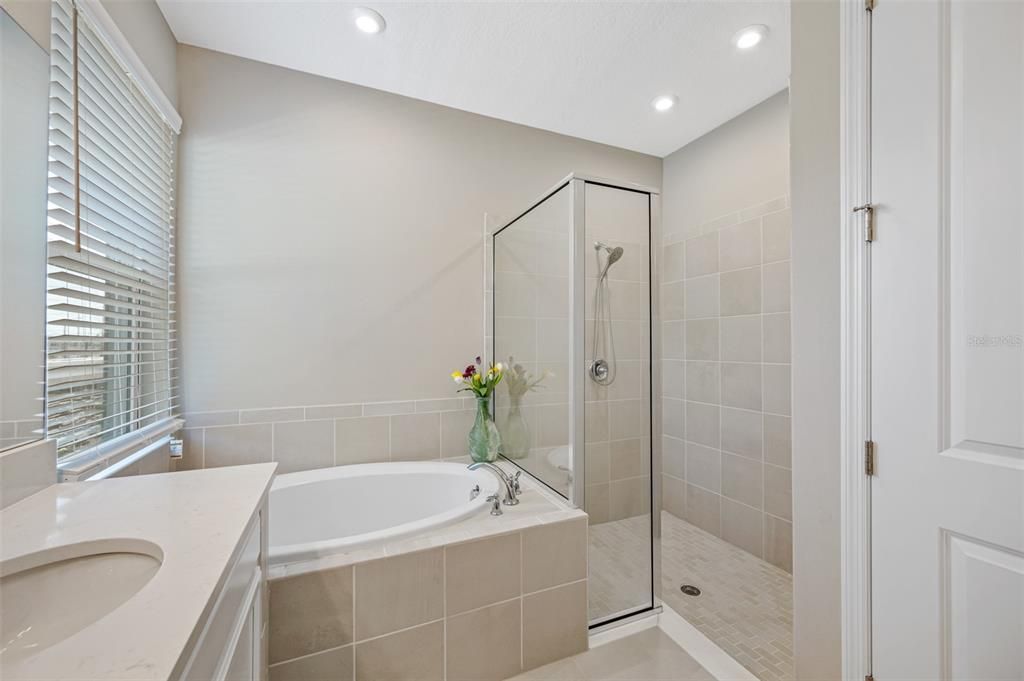 На продажу: $750,000 (4 спален, 3 ванн, 2640 Квадратных фут)