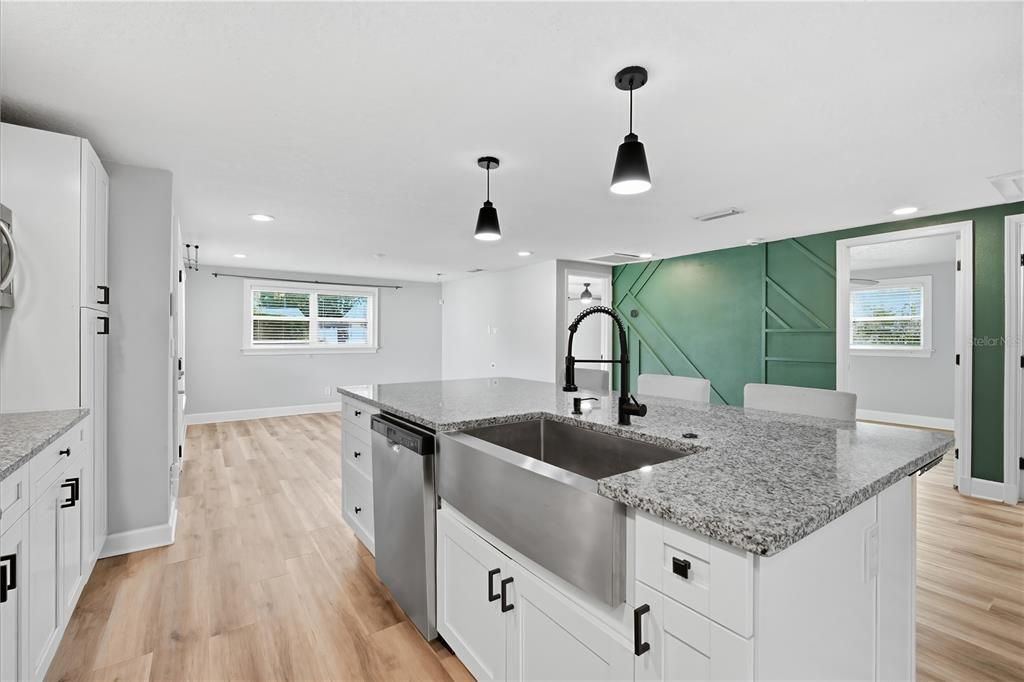 В аренду: $2,495 (3 спален, 2 ванн, 1533 Квадратных фут)