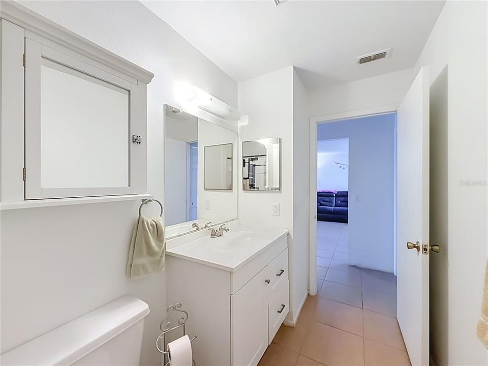 На продажу: $145,000 (2 спален, 2 ванн, 1140 Квадратных фут)