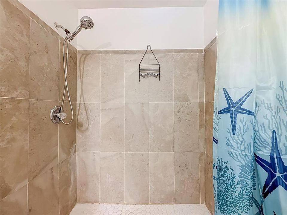 На продажу: $145,000 (2 спален, 2 ванн, 1140 Квадратных фут)