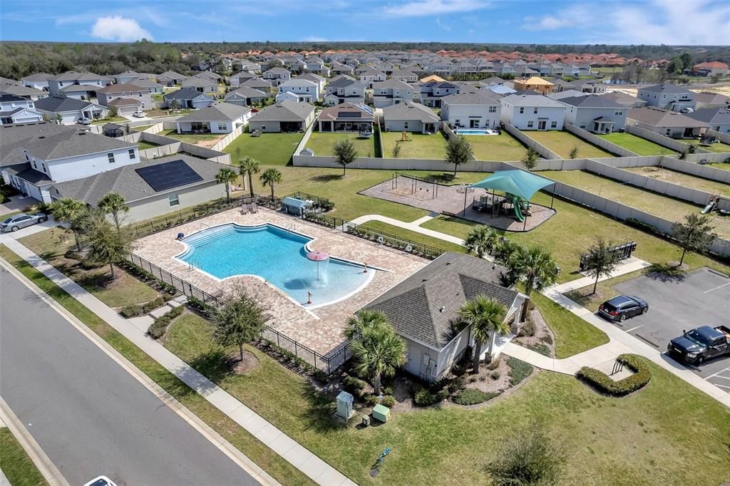 待售: $325,000 (4 贝兹, 2 浴室, 1971 平方英尺)