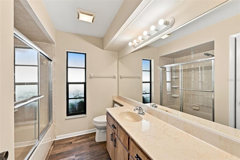 For Sale: $299,900 (2 beds, 2 baths, 1749 Square Feet)