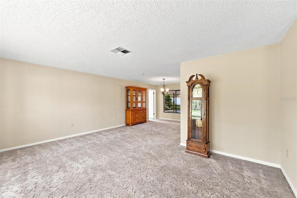 For Sale: $299,900 (2 beds, 2 baths, 1749 Square Feet)