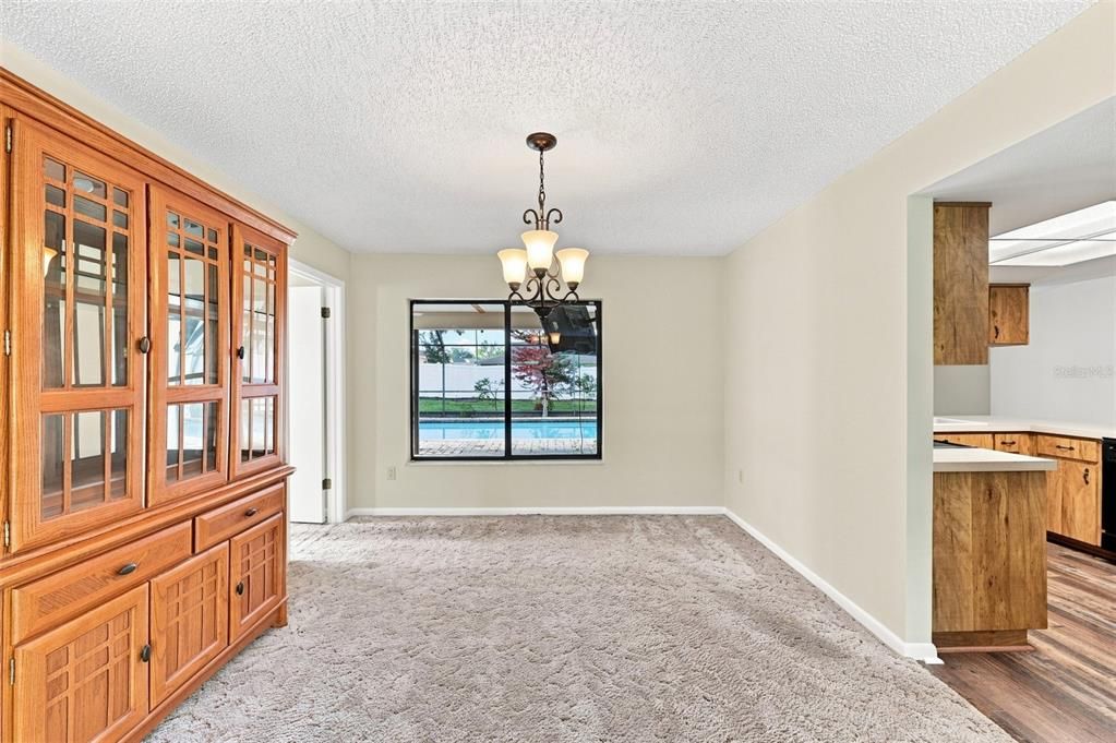 For Sale: $299,900 (2 beds, 2 baths, 1749 Square Feet)