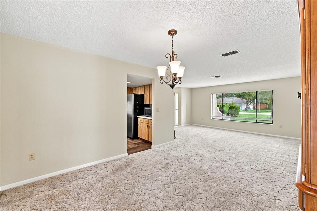 For Sale: $299,900 (2 beds, 2 baths, 1749 Square Feet)