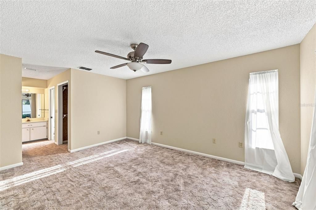 For Sale: $299,900 (2 beds, 2 baths, 1749 Square Feet)