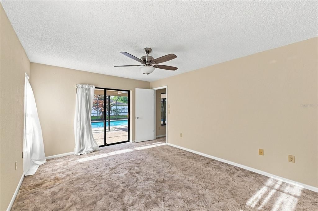 For Sale: $299,900 (2 beds, 2 baths, 1749 Square Feet)