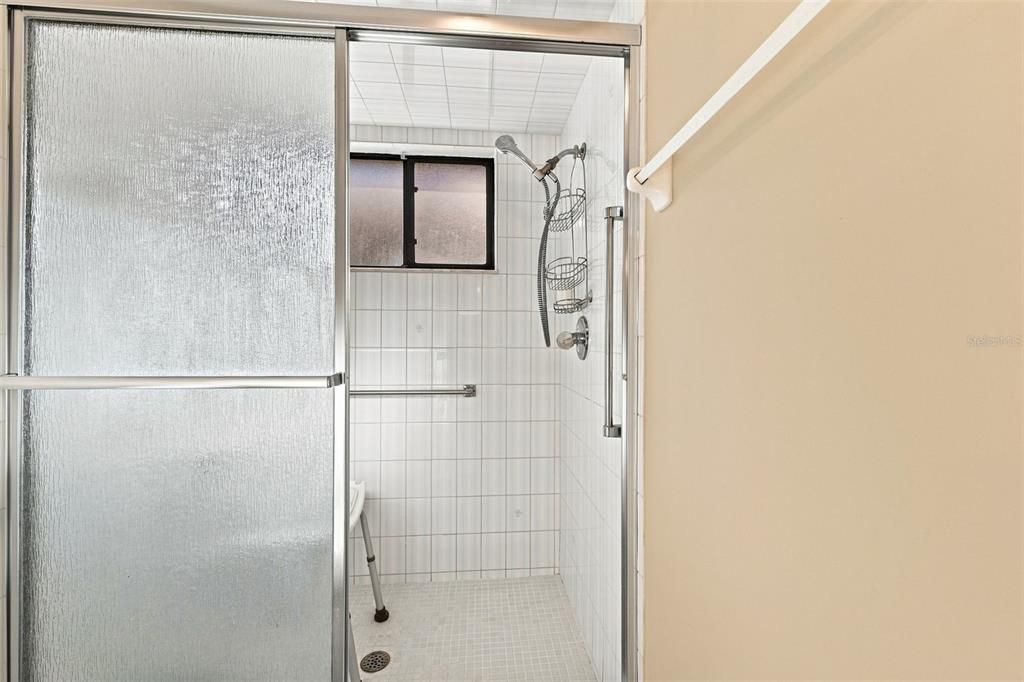 For Sale: $299,900 (2 beds, 2 baths, 1749 Square Feet)