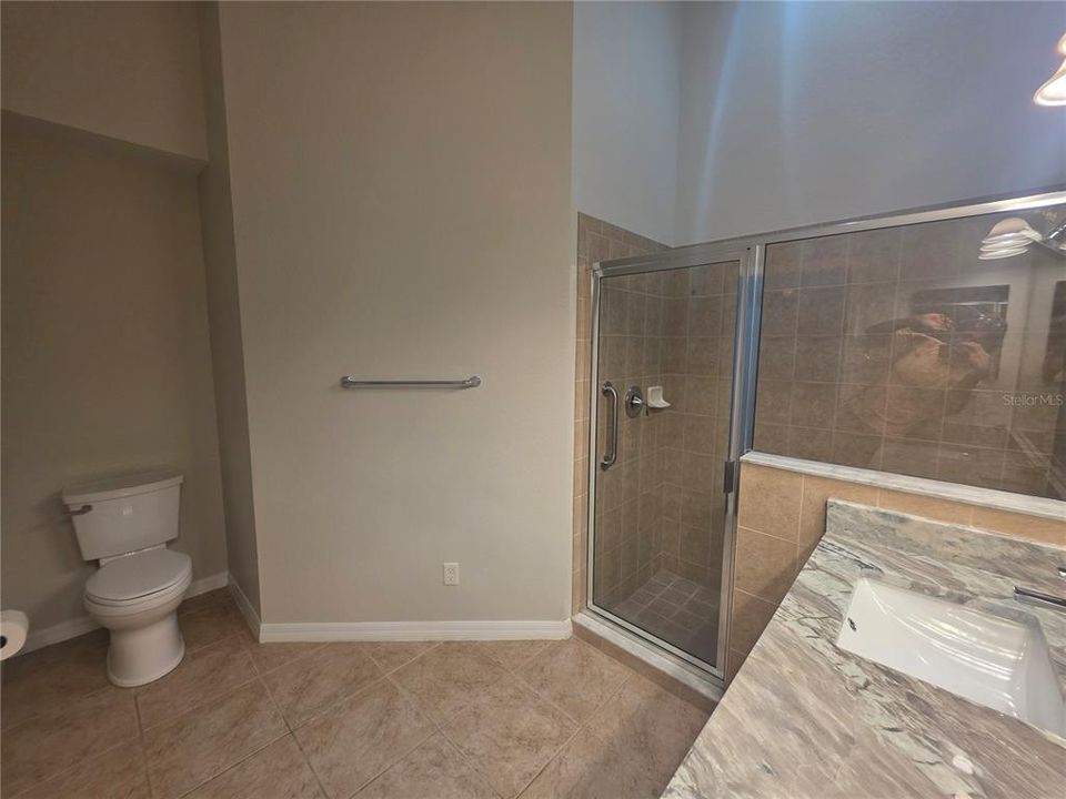 На продажу: $279,900 (2 спален, 2 ванн, 1460 Квадратных фут)