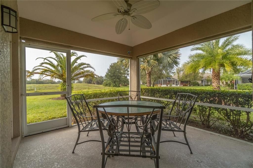 На продажу: $279,900 (2 спален, 2 ванн, 1460 Квадратных фут)