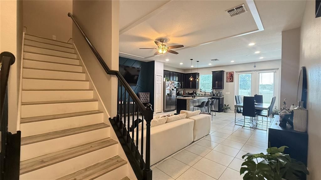 На продажу: $355,000 (3 спален, 2 ванн, 1643 Квадратных фут)