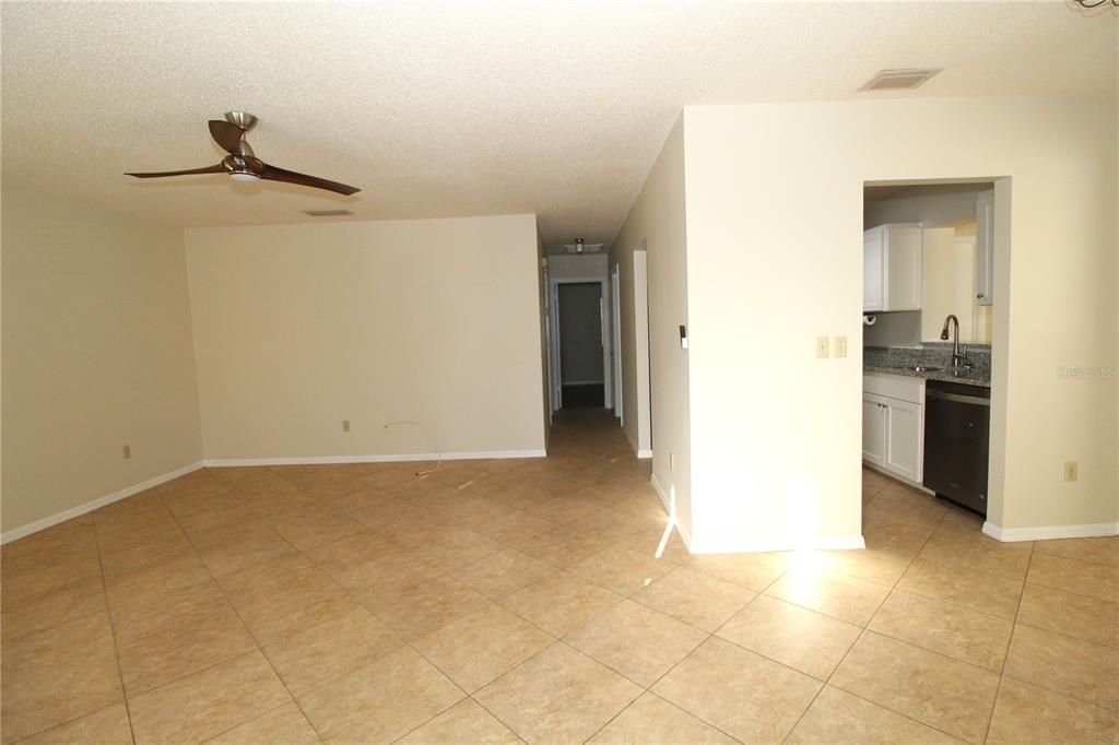 For Rent: $1,600 (2 beds, 2 baths, 984 Square Feet)