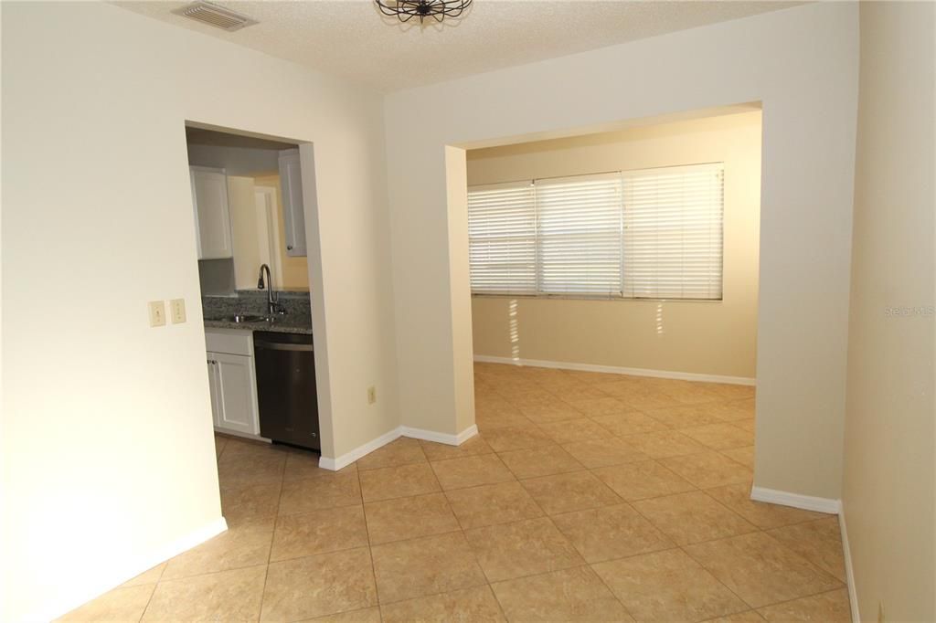 For Rent: $1,600 (2 beds, 2 baths, 984 Square Feet)