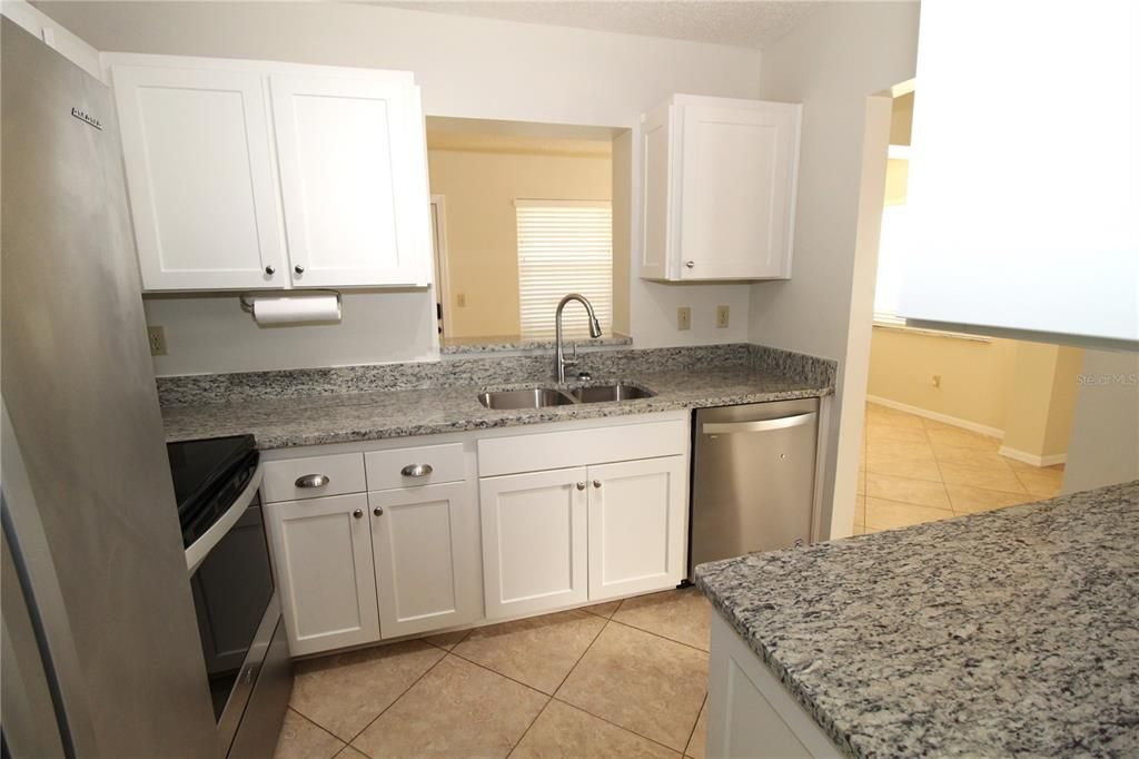 For Rent: $1,600 (2 beds, 2 baths, 984 Square Feet)