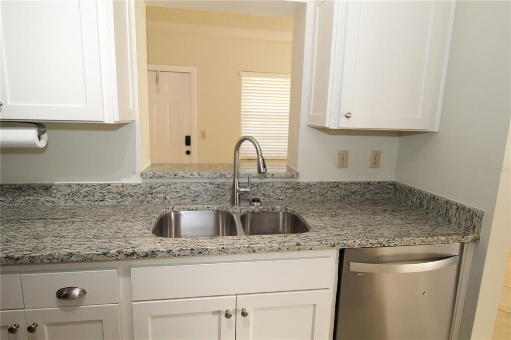 For Rent: $1,600 (2 beds, 2 baths, 984 Square Feet)