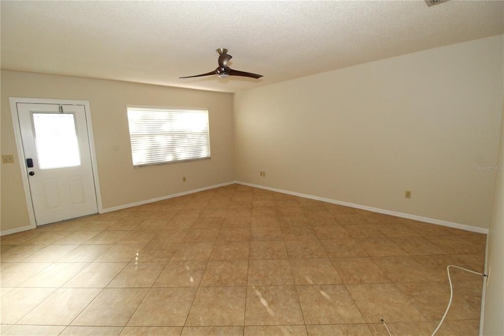 For Rent: $1,600 (2 beds, 2 baths, 984 Square Feet)