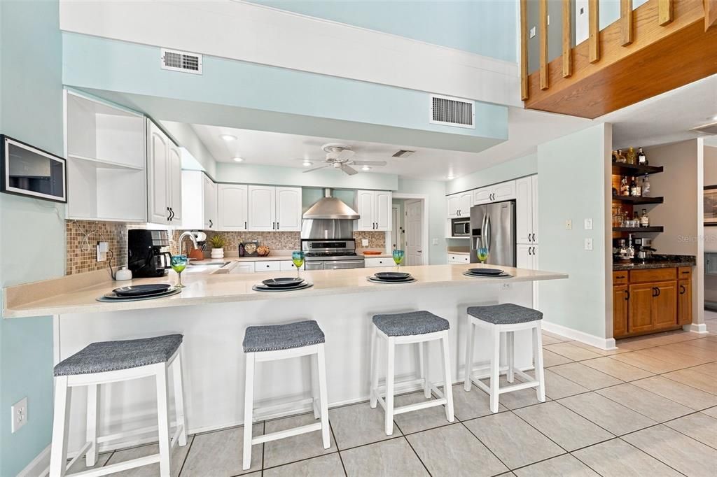 En Venta: $795,000 (4 camas, 2 baños, 2537 Pies cuadrados)