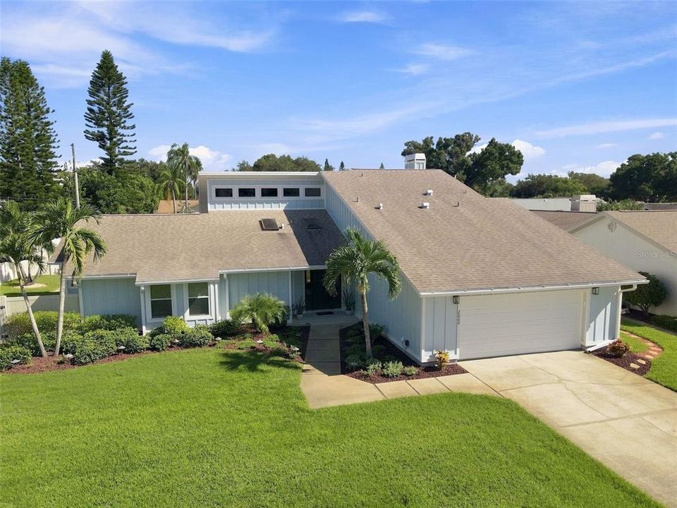 En Venta: $795,000 (4 camas, 2 baños, 2537 Pies cuadrados)