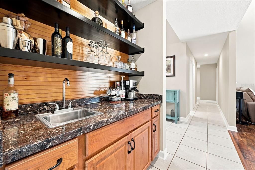 En Venta: $795,000 (4 camas, 2 baños, 2537 Pies cuadrados)