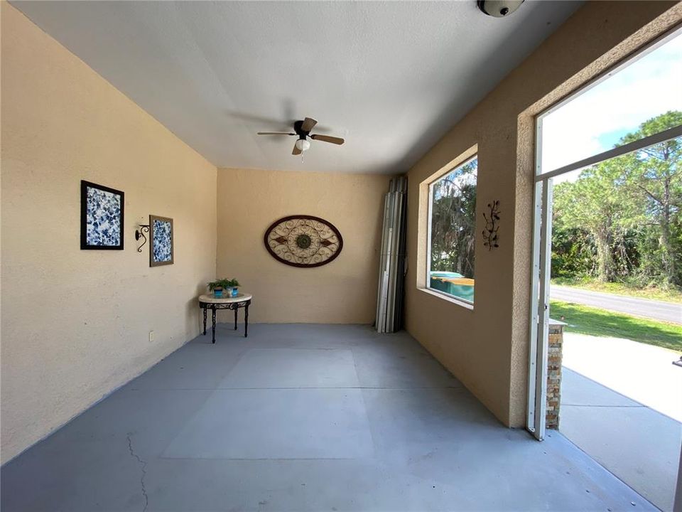 For Rent: $1,600 (2 beds, 2 baths, 1327 Square Feet)