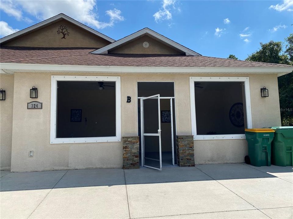 For Rent: $1,600 (2 beds, 2 baths, 1327 Square Feet)