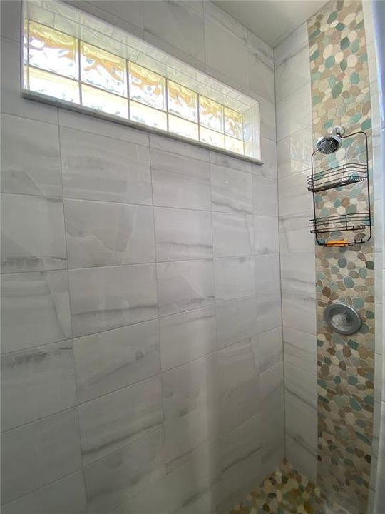 For Rent: $1,600 (2 beds, 2 baths, 1327 Square Feet)