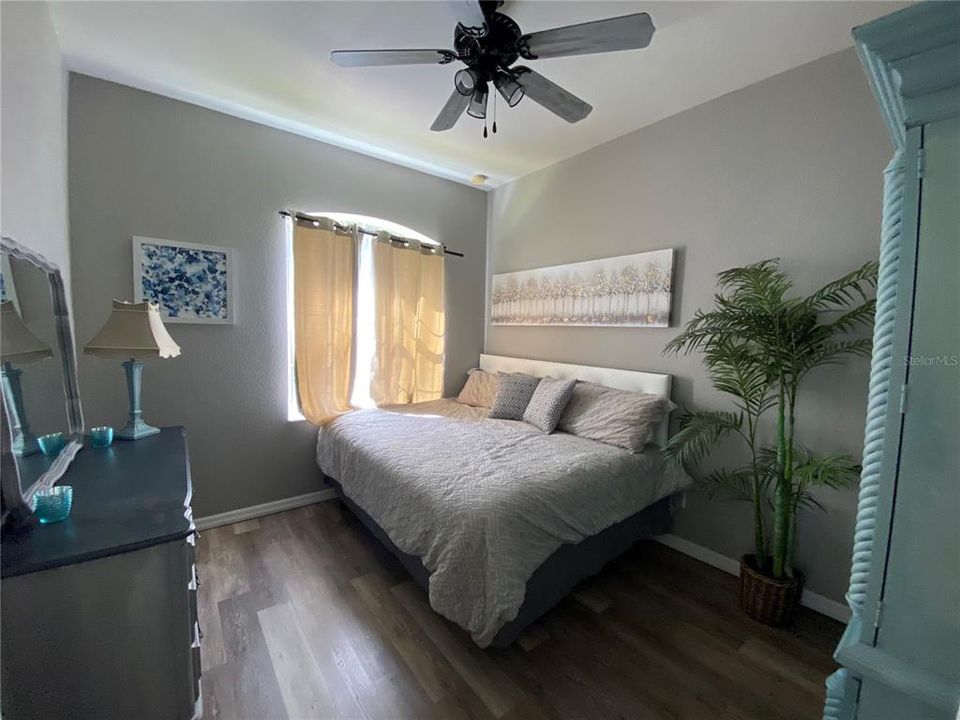 For Rent: $1,600 (2 beds, 2 baths, 1327 Square Feet)