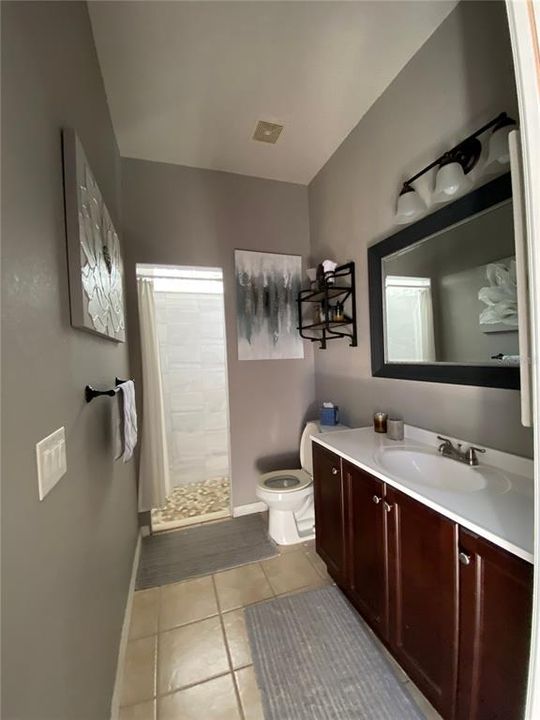 For Rent: $1,600 (2 beds, 2 baths, 1327 Square Feet)