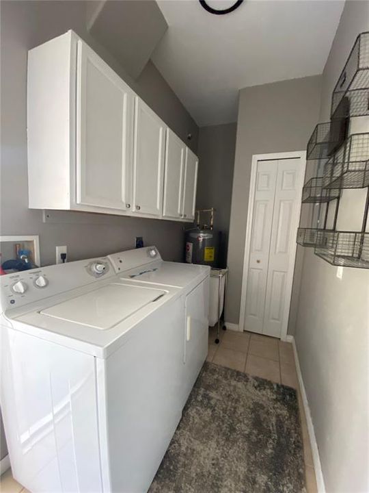 For Rent: $1,600 (2 beds, 2 baths, 1327 Square Feet)