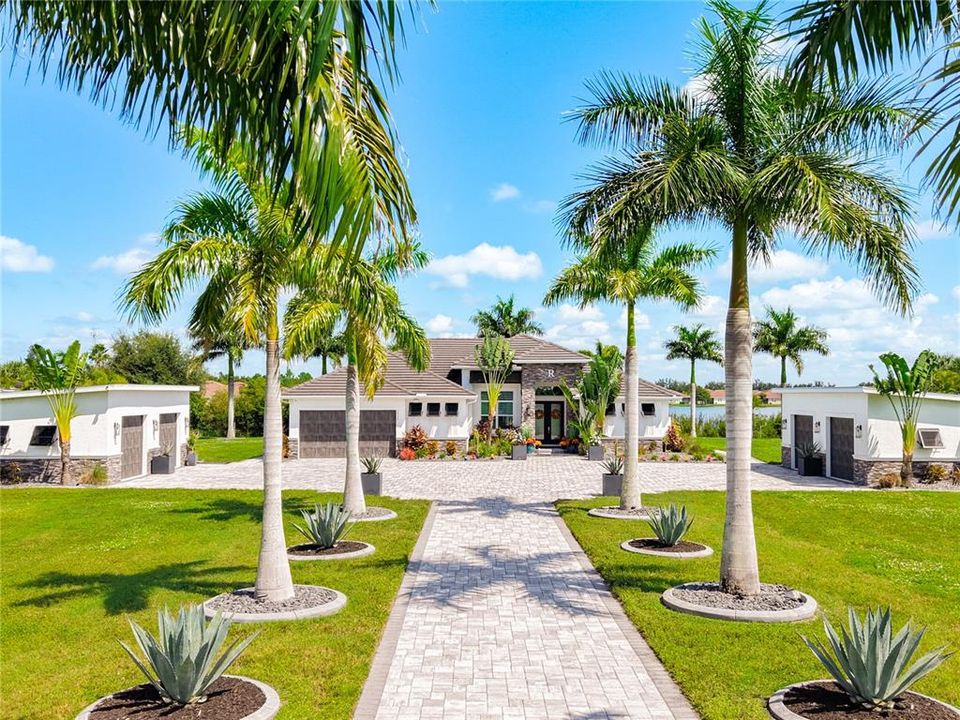 For Sale: $1,900,000 (3 beds, 3 baths, 2882 Square Feet)