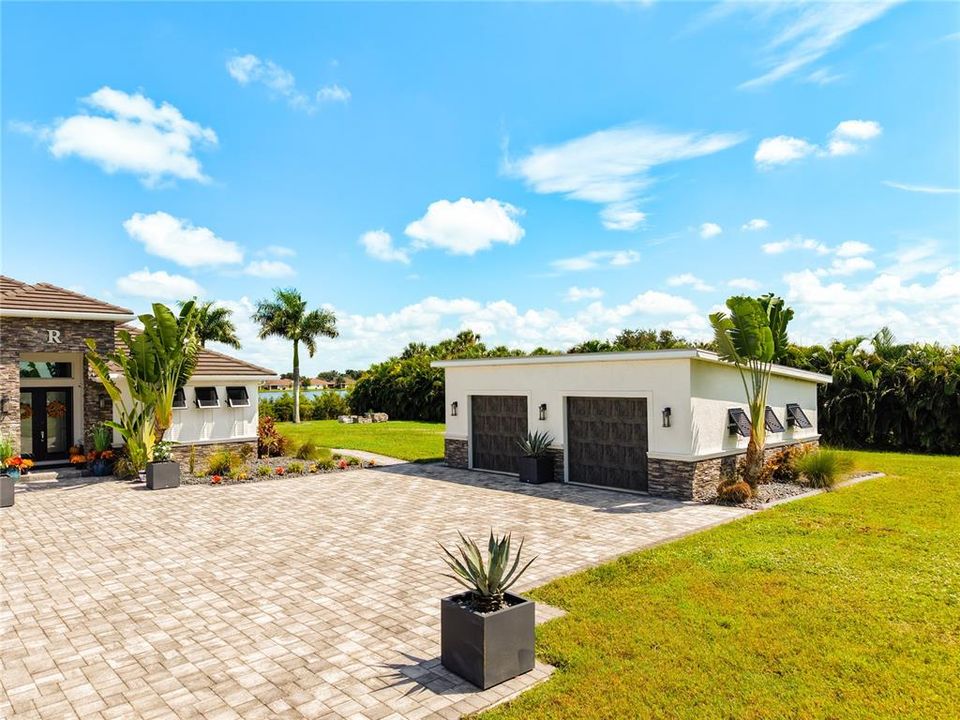 For Sale: $1,900,000 (3 beds, 3 baths, 2882 Square Feet)