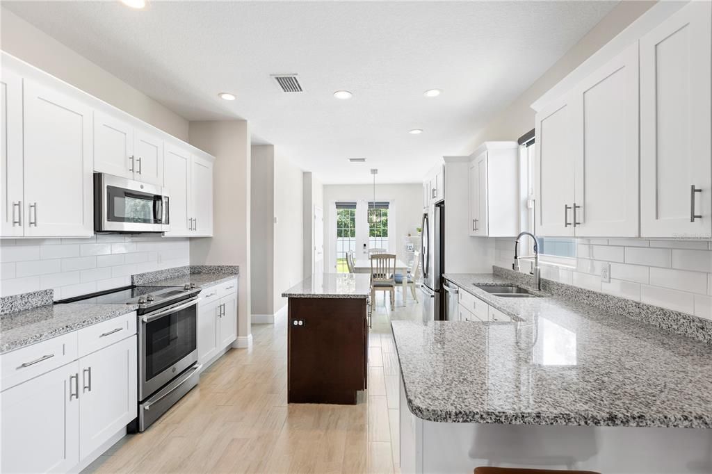 For Sale: $449,900 (3 beds, 2 baths, 1493 Square Feet)