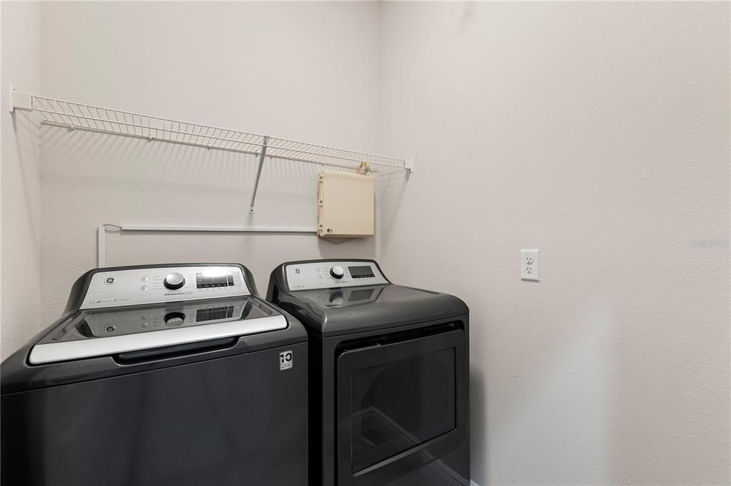For Sale: $449,900 (3 beds, 2 baths, 1493 Square Feet)