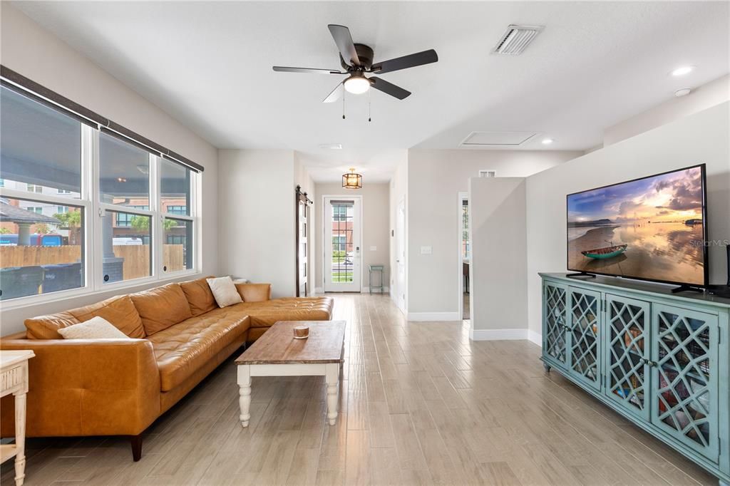 For Sale: $449,900 (3 beds, 2 baths, 1493 Square Feet)