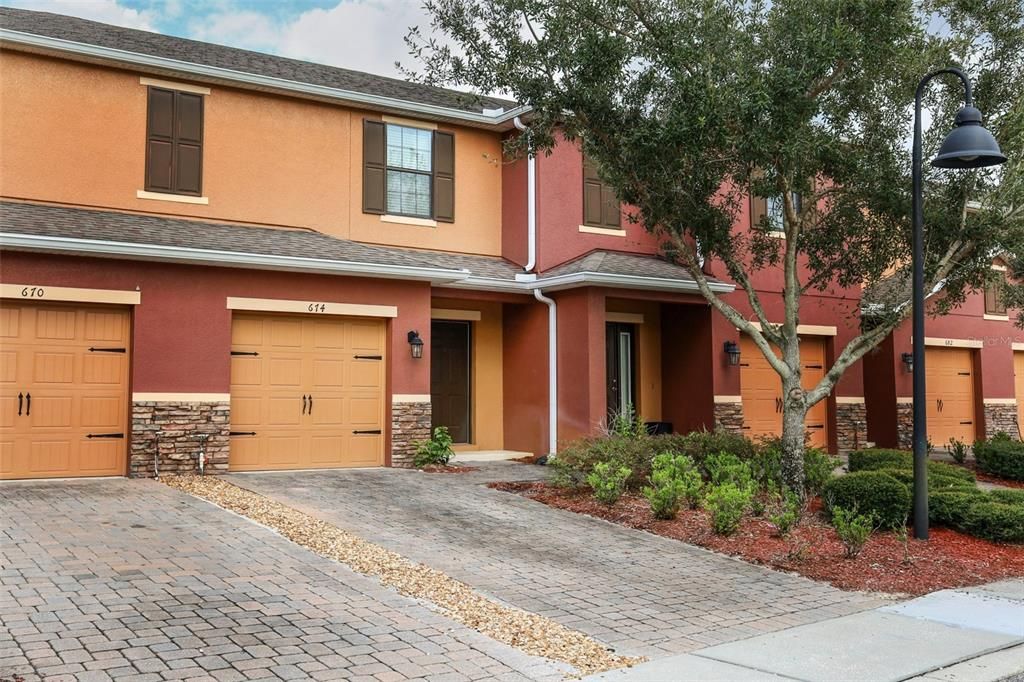 En Venta: $308,700 (3 camas, 2 baños, 1369 Pies cuadrados)
