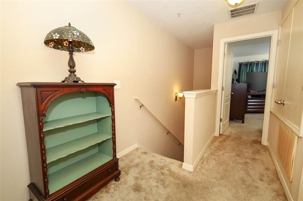 En Venta: $308,700 (3 camas, 2 baños, 1369 Pies cuadrados)